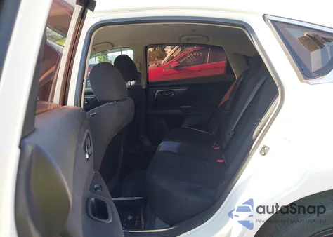 2015 Nissan Altima 2.5 S z USA, uszkodzony, nr VIN 1N4AL3AP7FN315095